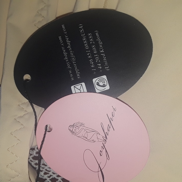 Joyshaper .. Medium... 86% Nylon.. 14% Spandex Gusset 100% Cotton.. Nude color. - Picture 4 of 4